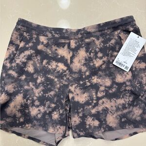 Lululemon Balancer Short 6” (Black/Brown Camo) XL *NEW W/Tags)